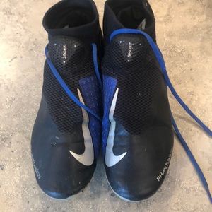 Gently used men’s soccer cleats